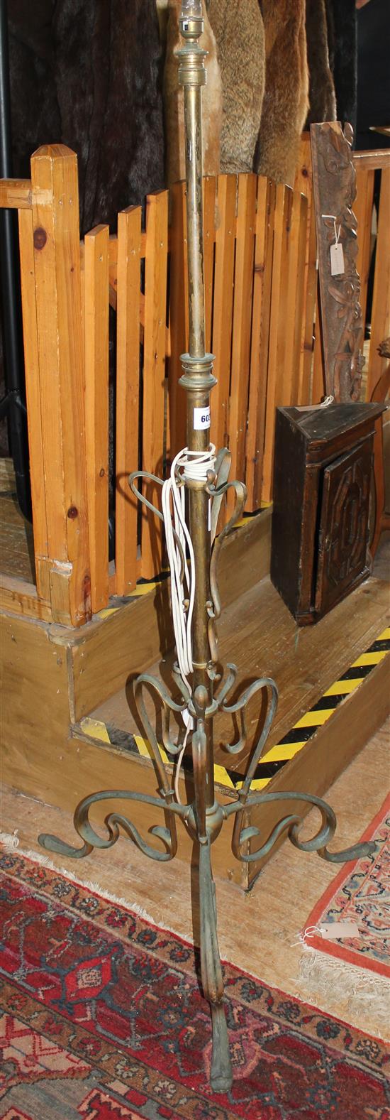 Brass standard lamp(-)